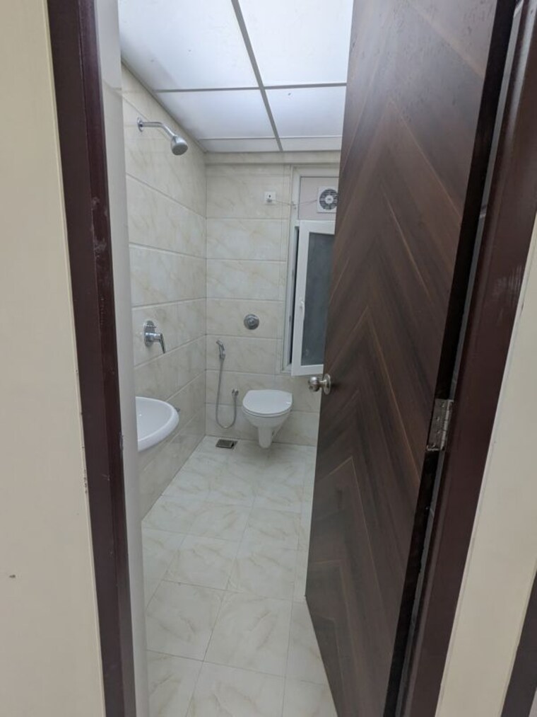 Bathroom, malad east 1 Bedroom 400 Sq.Ft. Apartment In Malad East Mumbai 10376472