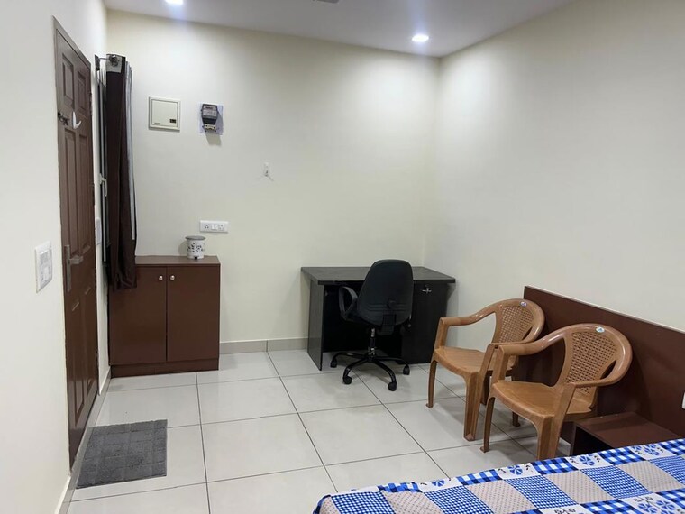 Bedroom, high grounds Studio 350 Sq.Ft. Penthouse In High Grounds Bangalore 10376398
