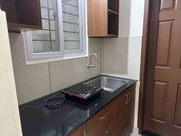 Kitchen, high grounds Studio 350 Sq.Ft. Penthouse In High Grounds Bangalore 10376398