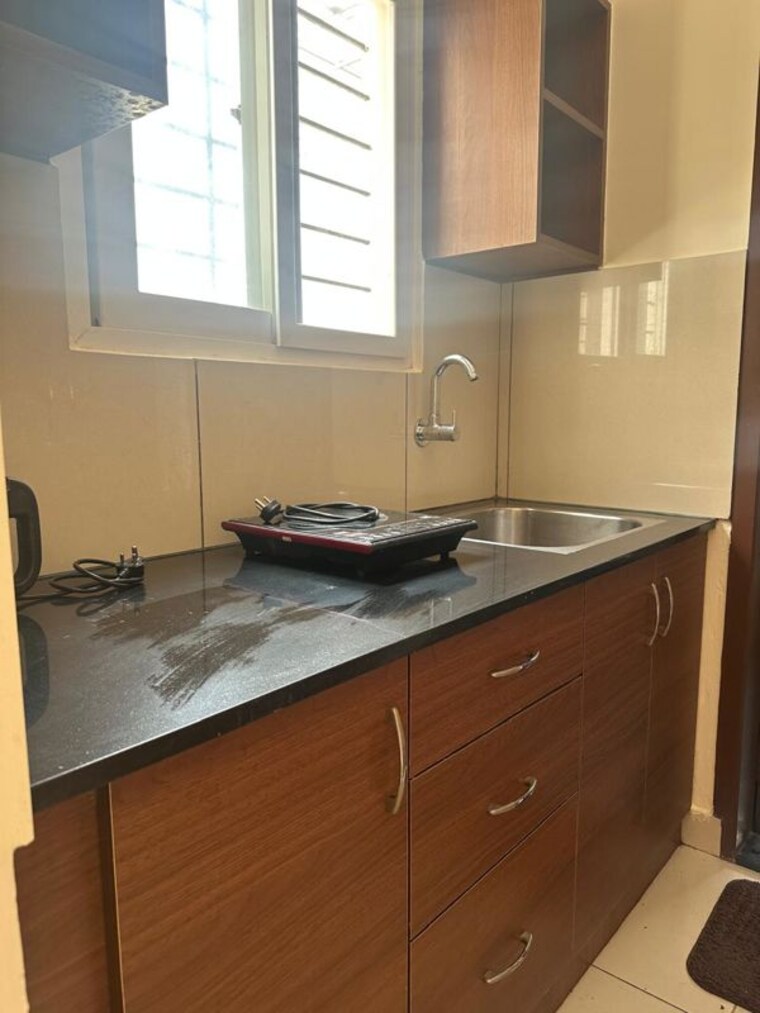 Kitchen, high grounds Studio 350 Sq.Ft. Penthouse In High Grounds Bangalore 10376398