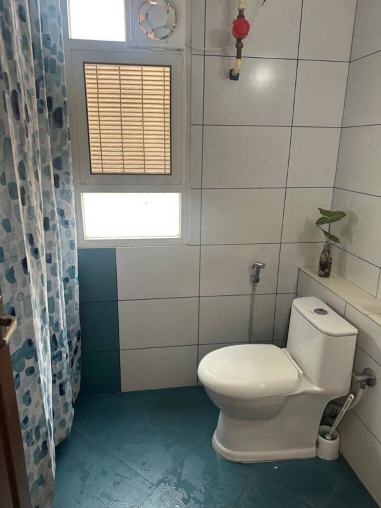 Bathroom, high grounds Studio 350 Sq.Ft. Penthouse In High Grounds Bangalore 10376398