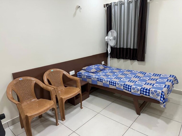 Bedroom, high grounds Studio 350 Sq.Ft. Penthouse In High Grounds Bangalore 10376398