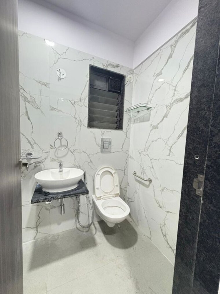 Bathroom, saffron-chs 2 Bedroom 650 Sq.Ft. Apartment In Borivali West Mumbai 10376503