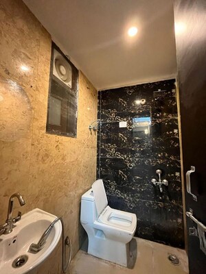Bathroom in 1 BHK Builder Floor at Saket – for Rent