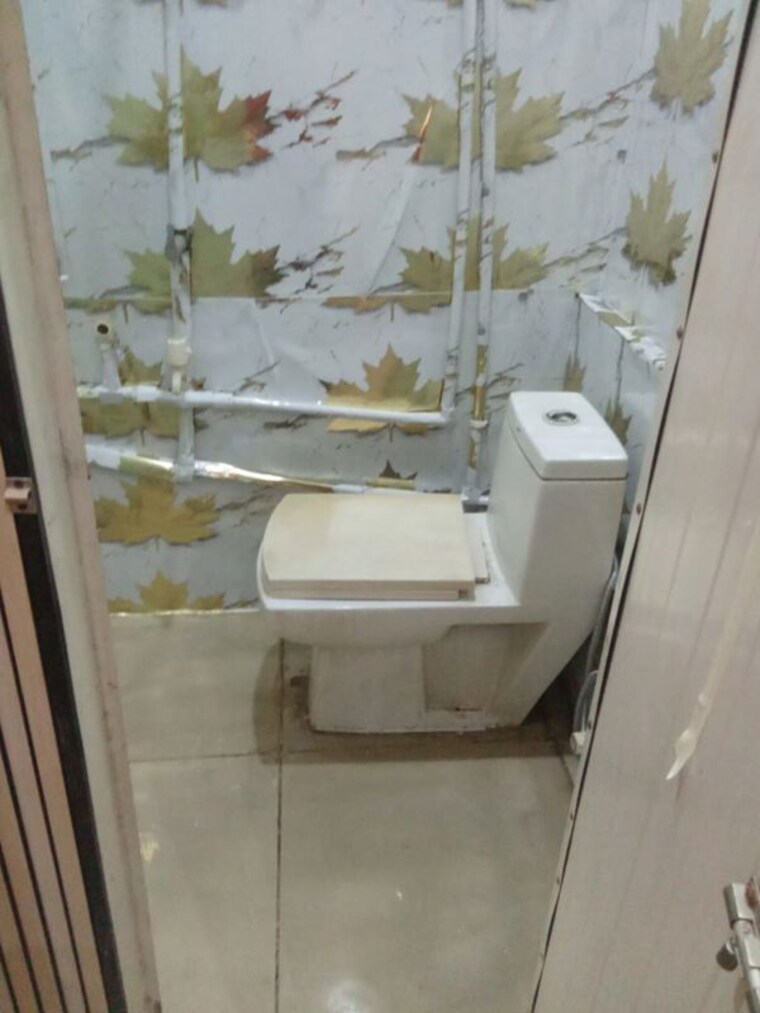 Bathroom, jawahar nagar 2 Bedroom 750 Sq.Ft. Builder Floor In Jawahar Nagar Delhi 10376561