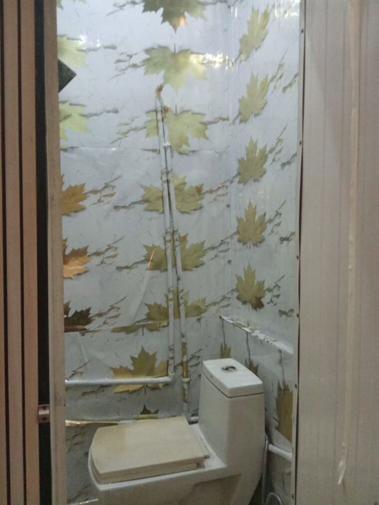 Bathroom, jawahar nagar 2 Bedroom 750 Sq.Ft. Builder Floor In Jawahar Nagar Delhi 10376561