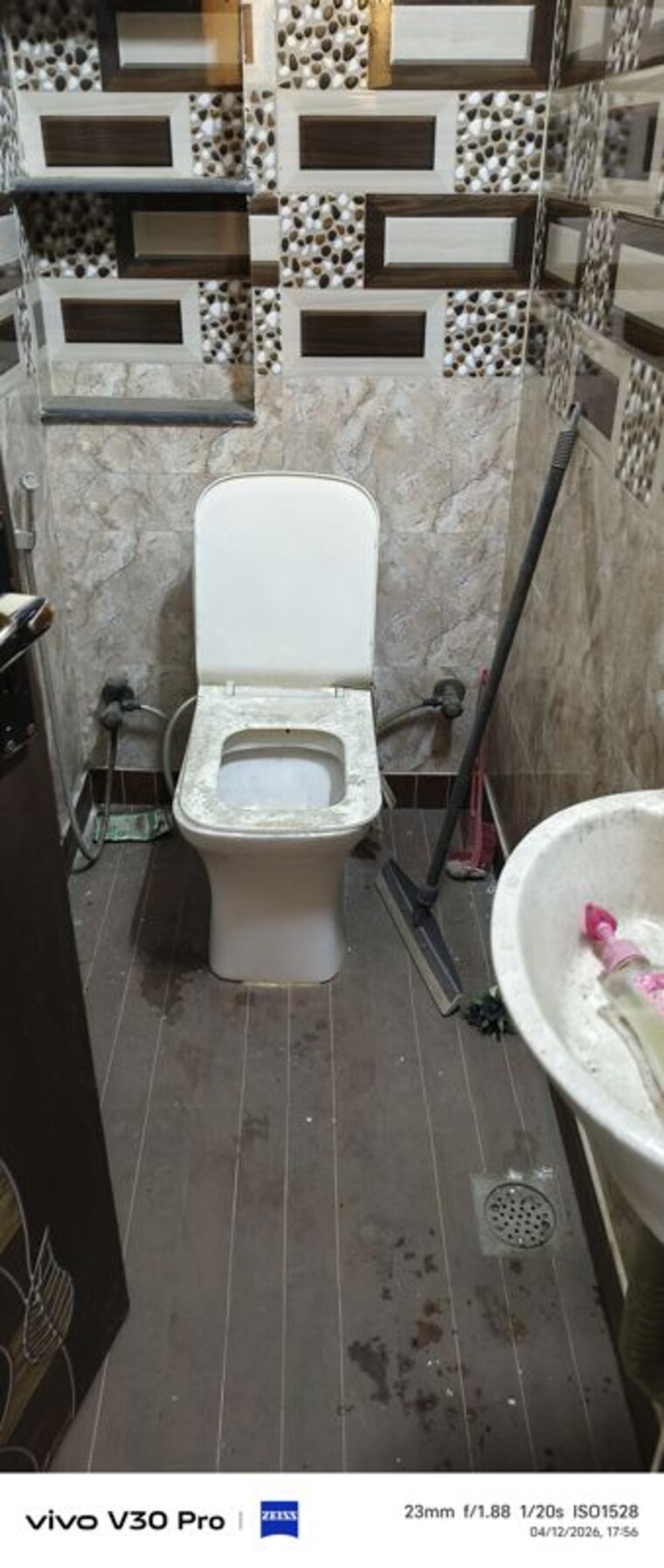 Washroom, vasundhara enclave 2 Bedroom 1020 Sq.Ft. Apartment In Vasundhara Enclave Delhi 10376606