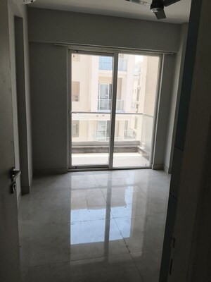 Room in 3 BHK Apartment at Signature Global City, Sector 37d – for Rent