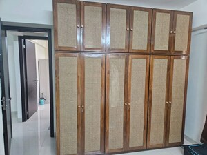 Furnished Amenities in 2 BHK Apartment at Om Siddhivinayak CHS, Chembur – for Sale