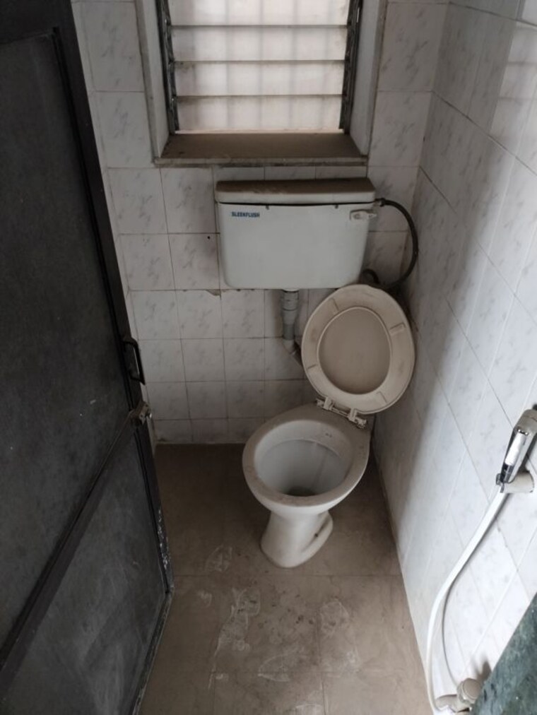 Bathroom, vijay-nagari-chs 2 Bedroom 1400 Sq.Ft. Apartment In Vijay Nagari Thane 10376627