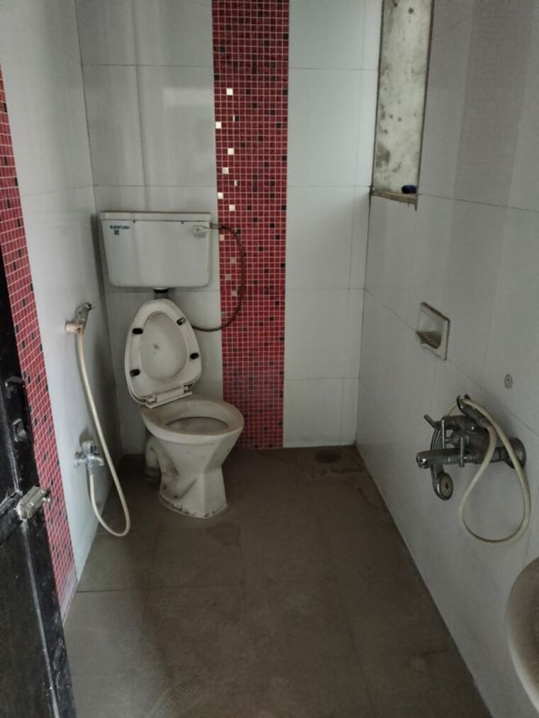 Attached Bathroom, vijay-nagari-chs 2 Bedroom 1400 Sq.Ft. Apartment In Vijay Nagari Thane 10376627
