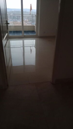 Room in 3 BHK Apartment at Supertech Araville, Sector 79 – for Rent