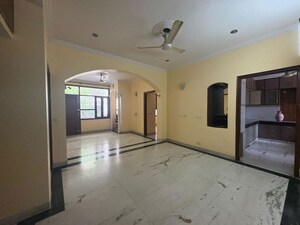 Room in 2 BHK Apartment at Shree Vardhman Mantra, Sector 67 – for Rent