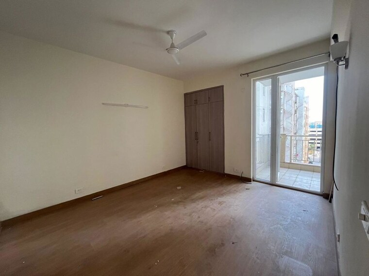Room, emaar-palm-hills 3.5 Bedroom 1550 Sq.Ft. Apartment In Sector 77 Gurgaon 10376643