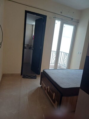 Team Area in 3 BHK Apartment at Signature Global Park, Sohna Sector 36 – for Rent