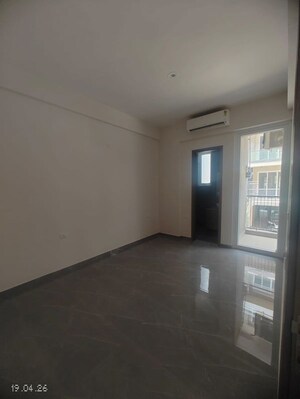 Room in 3 BHK Apartment at M3M Antalya Hills, Sector 79 – for Rent