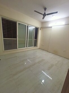 2 BHK + Extra Room Apartment For Rent in Vardhman Grandeur