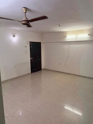 Room in 2 BHK Apartment at Pristine Allure, Kharadi – for Rent