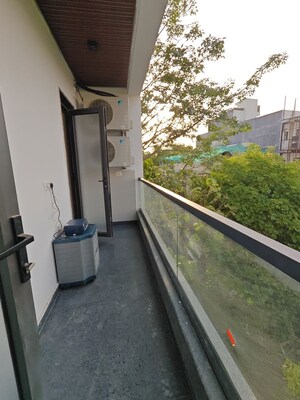 Balcony in 1 BHK Builder Floor at Ansal Sushant Lok I, Sector 43 – for Rent
