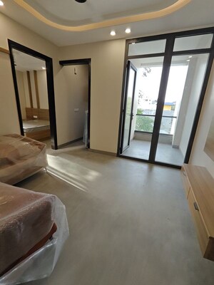 Room in 1 BHK Builder Floor at Ansal Sushant Lok I, Sector 43 – for Rent