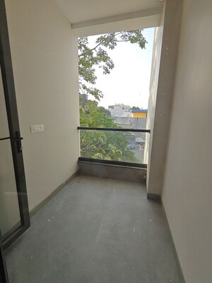Room in 1 BHK Builder Floor at Ansal Sushant Lok I, Sector 43 – for Rent
