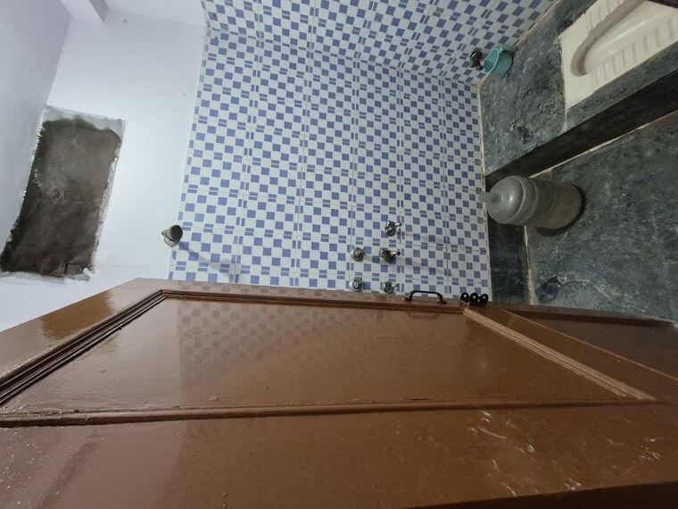 Balcony, mayur vihar 2.5 Bedroom 600 Sq.Ft. Builder Floor In Mayur Vihar Delhi 10376805