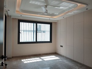 Room in 4 BHK Builder Floor at Saket – for Rent