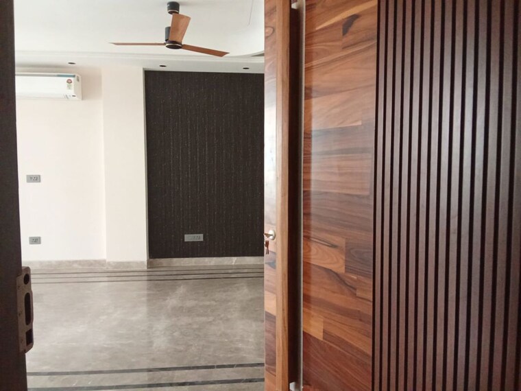 Bathroom, saket 4 Bedroom 2500 Sq.Ft. Builder Floor In Saket Delhi 10376809