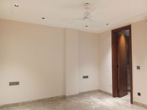 Room in 4 BHK Builder Floor at Saket – for Rent