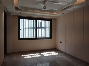 Room in 4 BHK Builder Floor at Saket – for Rent