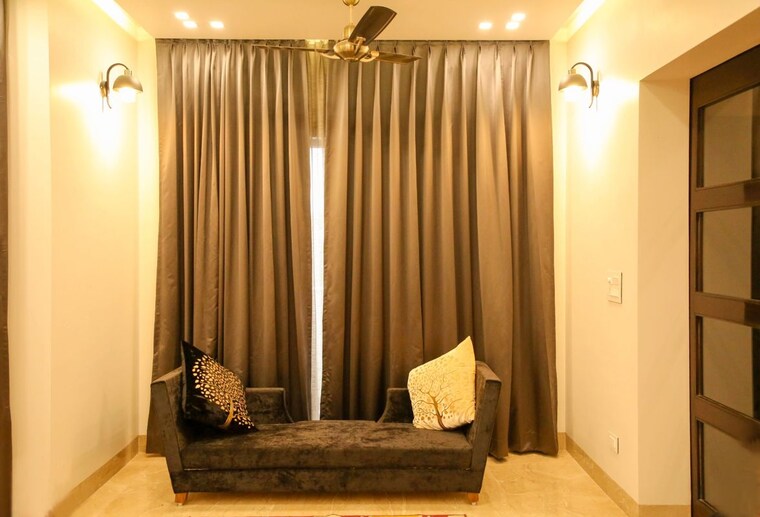 Living Room, sector 28 4 Bedroom 350 Sq.Yd. Builder Floor In Sector 28 Faridabad 10376811