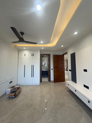 Building Lobby in 4 BHK Builder Floor at Sector 28 – for Sale