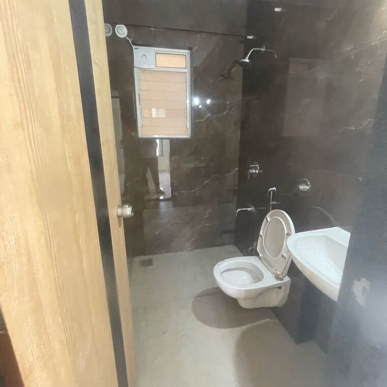 Bathroom, ambegaon budruk 2.5 Bedroom 990 Sq.Ft. Apartment In Ambegaon Budruk Pune 10376852