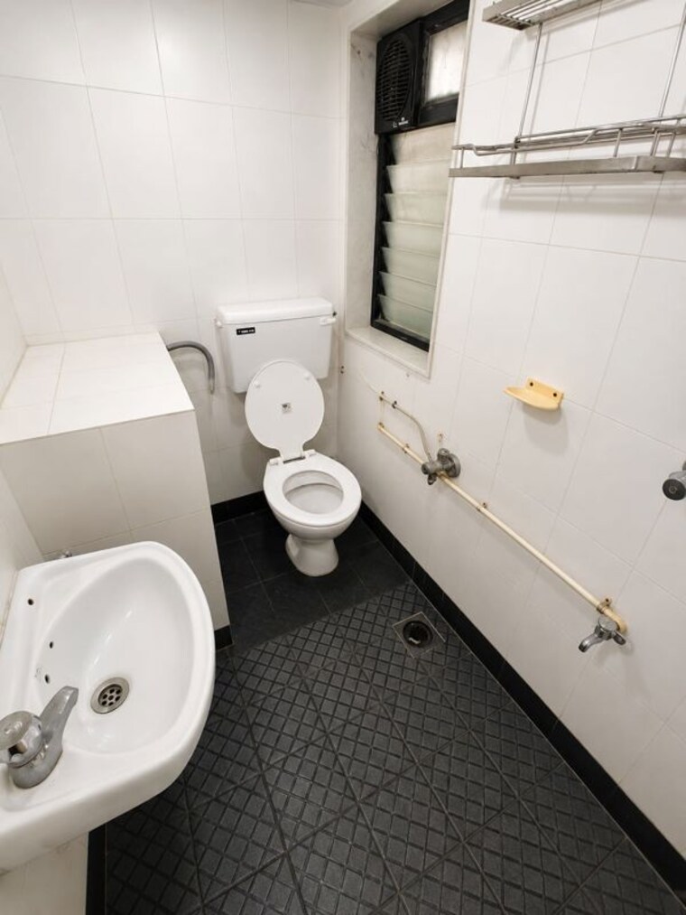 Bathroom, andheri west 2 Bedroom 900 Sq.Ft. Apartment In Andheri West Mumbai 10376865