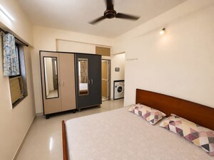 Bedroom in 2 BHK Apartment at Andheri West – for Rent