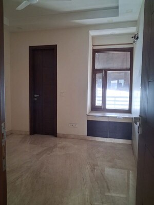 Master Bedroom in 3 BHK Builder Floor at Chittaranjan Park – for Rent
