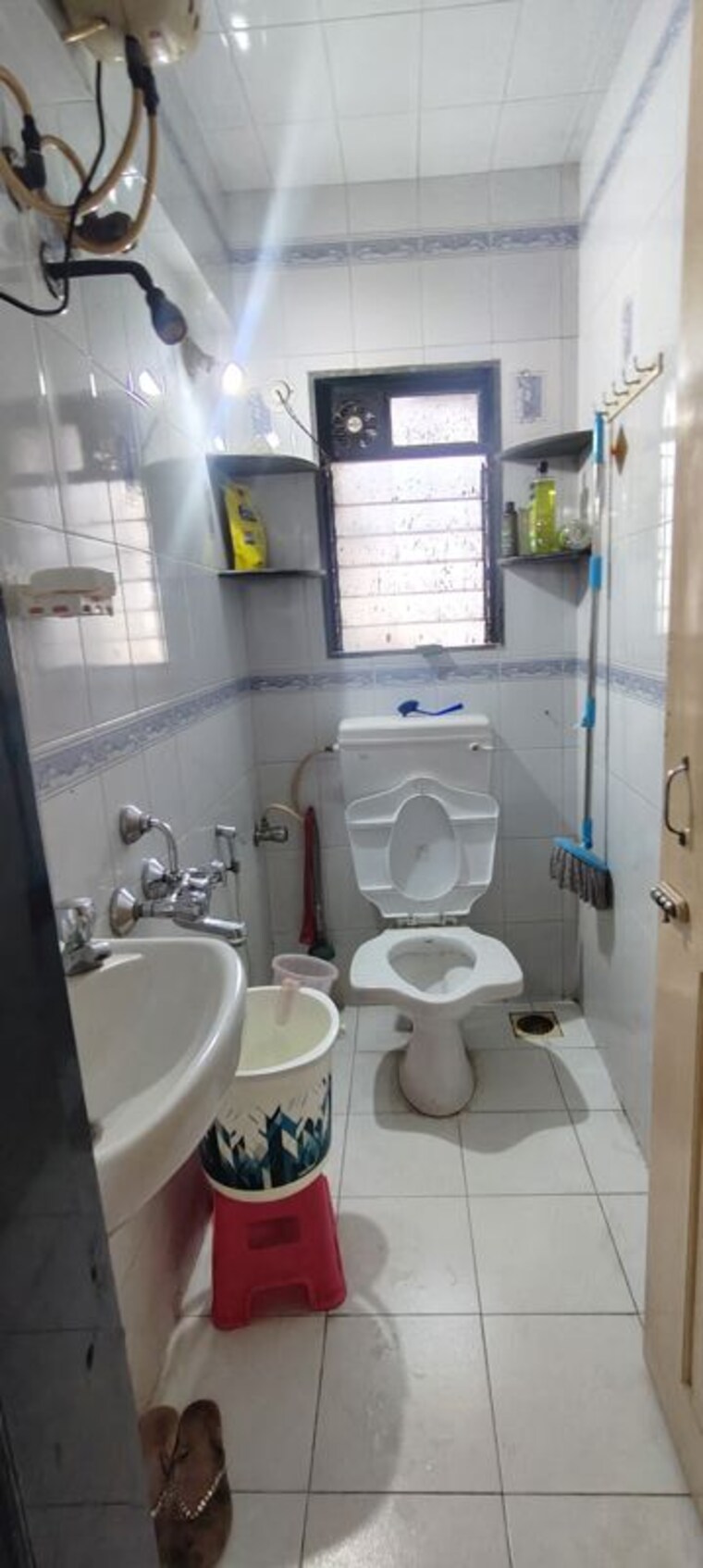 Bathroom, aditya-ganga-chs 1.5 Bedroom 530 Sq.Ft. Apartment In Chembur Mumbai 10376893