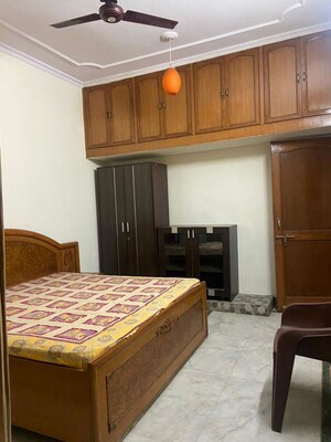 Bedroom in 1 BHK Builder Floor at Sector 40 – for Rent