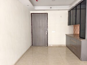Room in 3 BHK Apartment at Sikka Kaamna Greens, Sector 143a Noida – for Rent