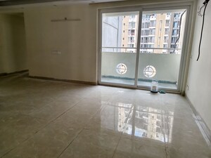 Room in 3 BHK Apartment at Sikka Kaamna Greens, Sector 143a Noida – for Rent