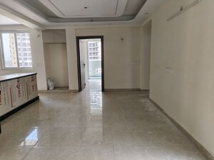 Room in 3 BHK Apartment at Sikka Kaamna Greens, Sector 143a Noida – for Rent