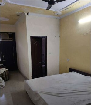 Bedroom in 2 BHK Builder Floor at Sector 37 – for Rent