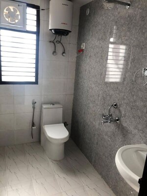 Bathroom in 1 RK Builder Floor at Sector 31 – for Rent