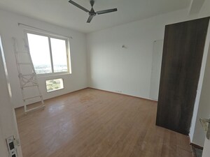 Room in 4 BHK Apartment at SS The Leaf, Sector 85 – for Rent