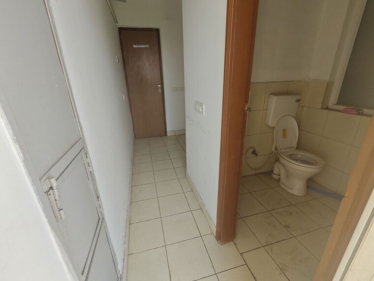 Bathroom, ss-the-leaf 4 Bedroom 2800 Sq.Ft. Apartment In Sector 85 Gurgaon 10376914