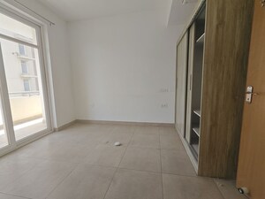 Room in 4 BHK Apartment at SS The Leaf, Sector 85 – for Rent