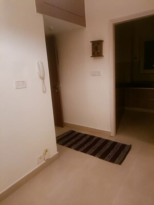Room in 2 BHK Apartment at Unitech Rakshak, Sector 41 – for Rent