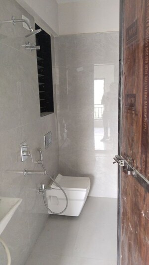Bathroom in 1.5 BHK Apartment at Dadar West – for Rent