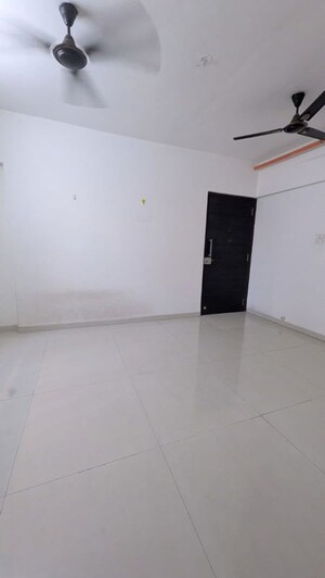 Room in 1 BHK Apartment at Star Sayba Residency, Kurla East – for Rent