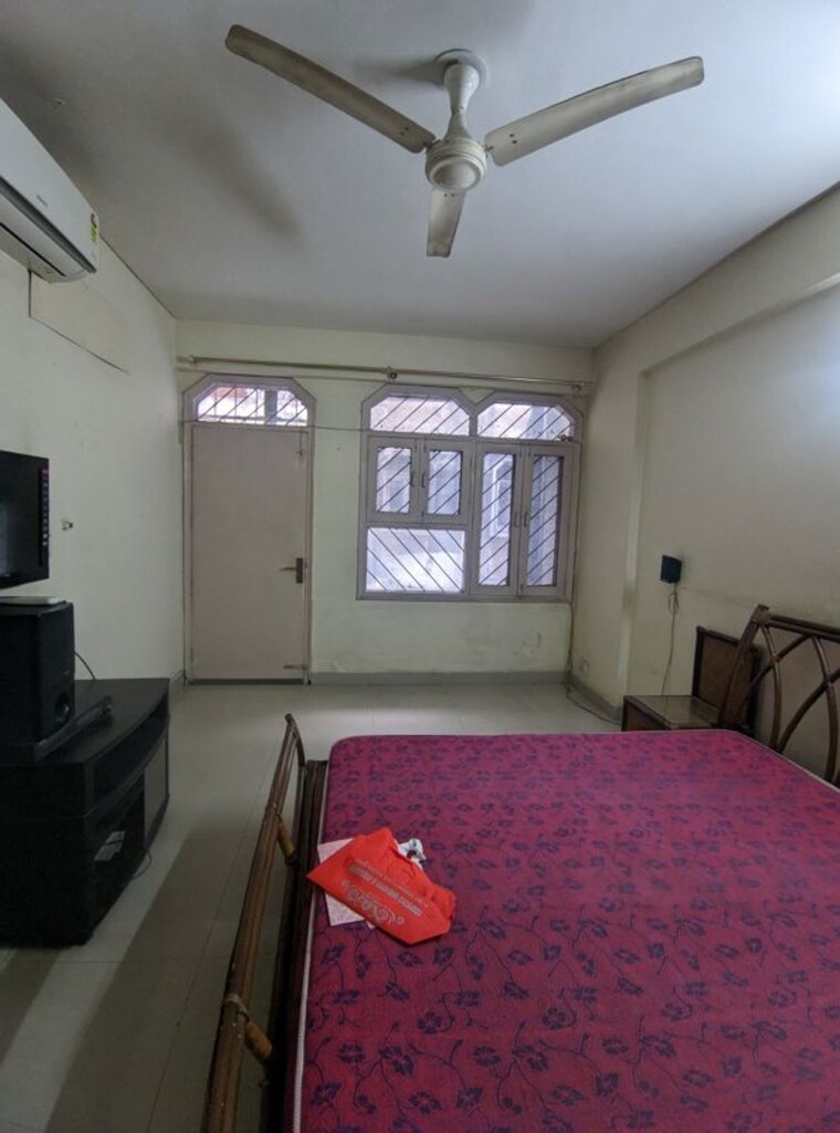 Bedroom, eros-garden-villas 2 Bedroom 1150 Sq.Ft. Builder Floor In Charmwood Village Faridabad 10377003